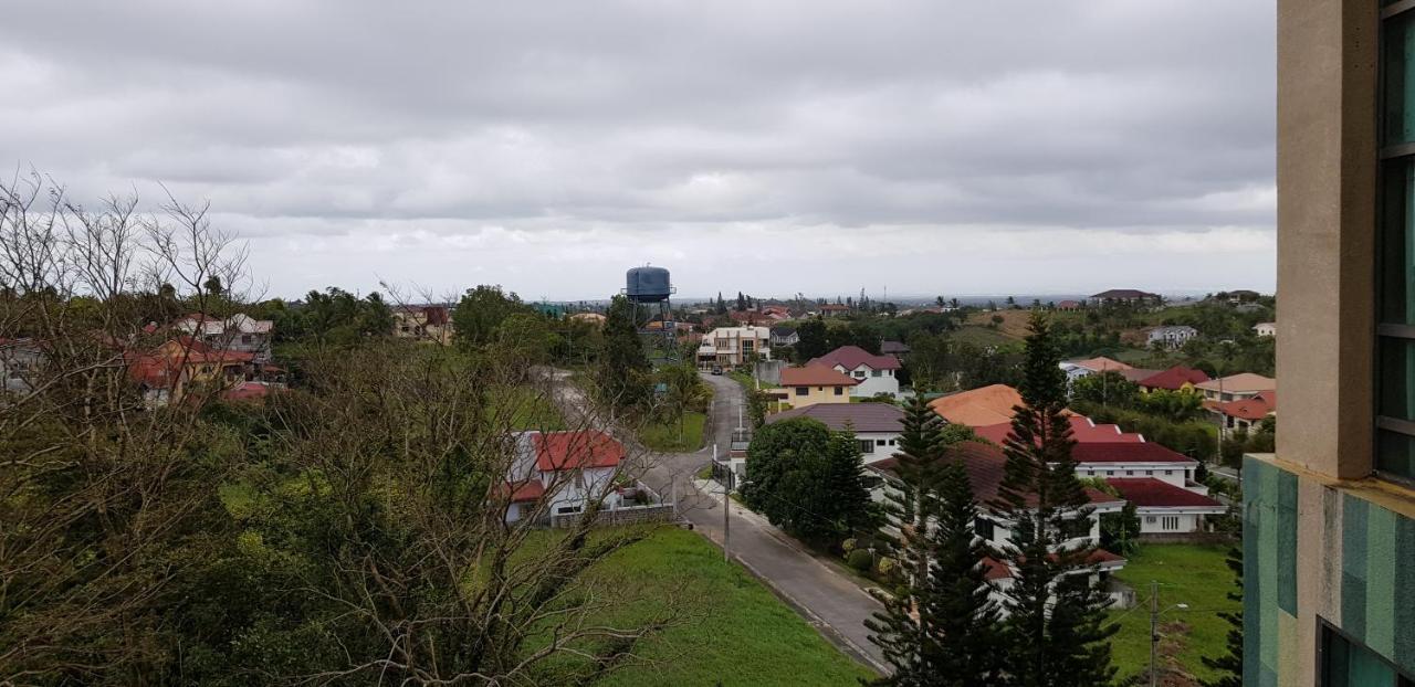 טגאיטאי One Tagaytay Place Private Residences מראה חיצוני תמונה