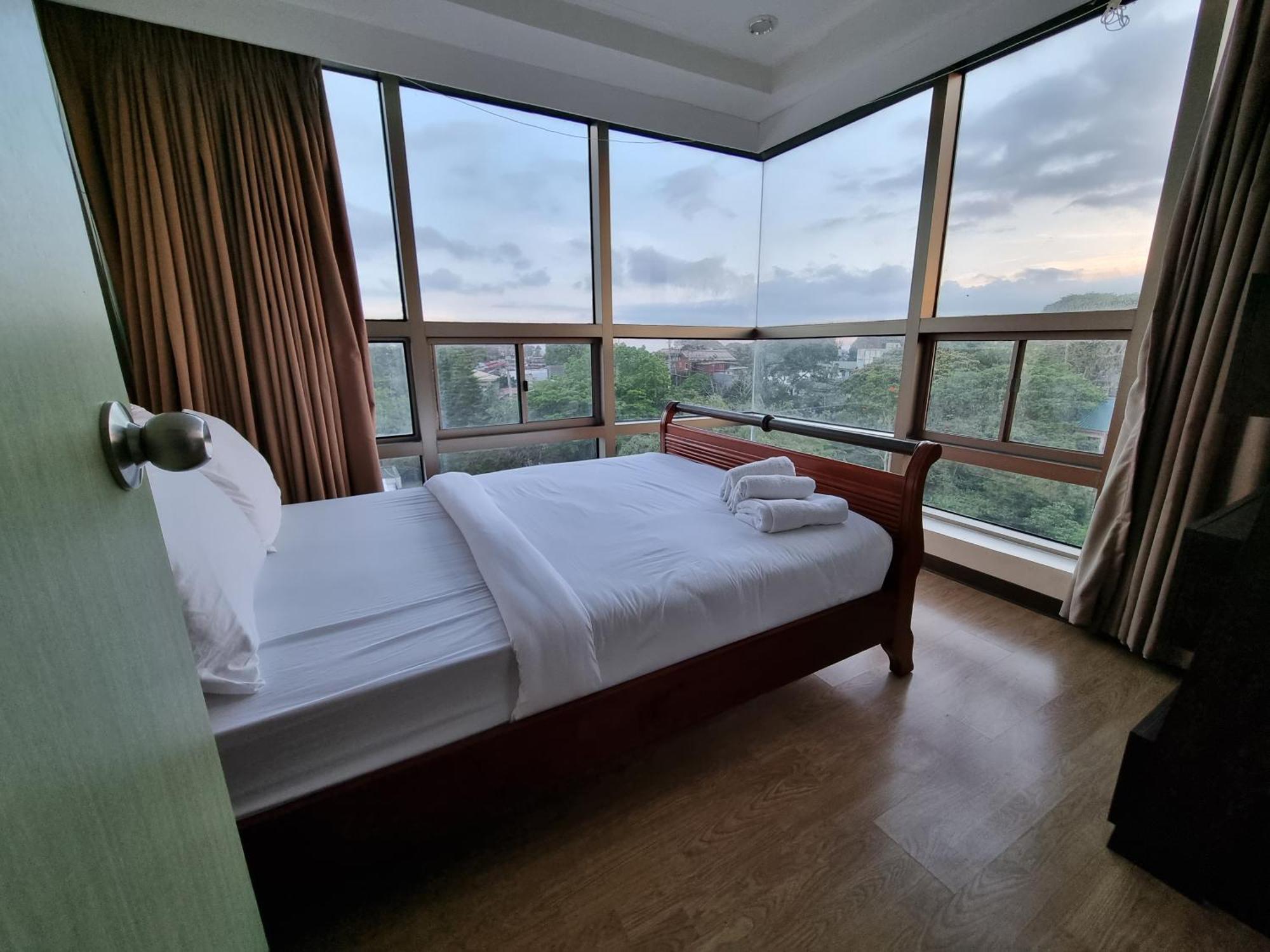 טגאיטאי One Tagaytay Place Private Residences מראה חיצוני תמונה
